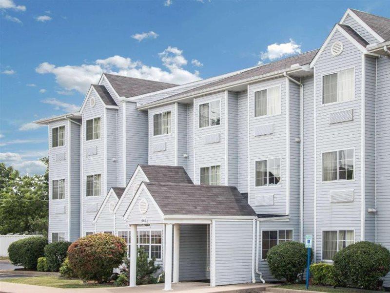 Microtel Inn & Suites By Wyndham Tulsa - Catoosa Route 66 Buitenkant foto