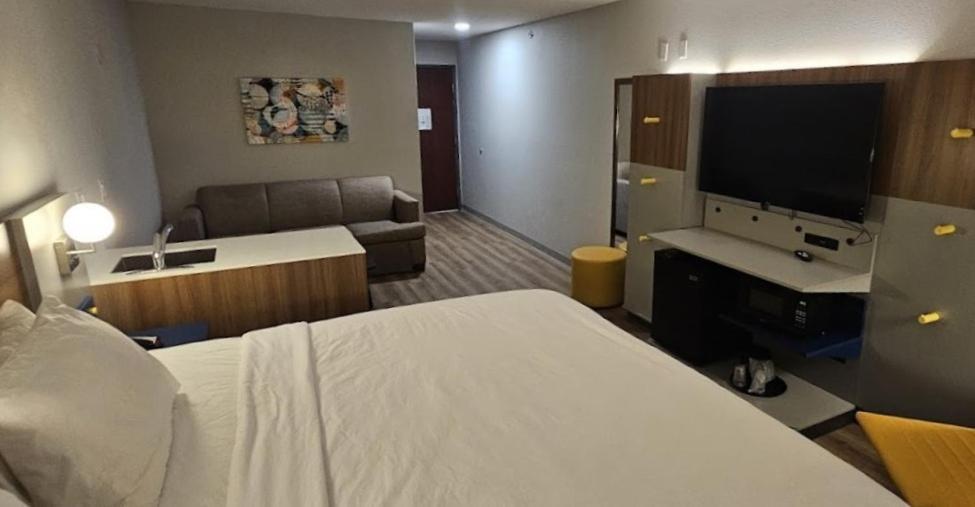 Microtel Inn & Suites By Wyndham Tulsa - Catoosa Route 66 Buitenkant foto