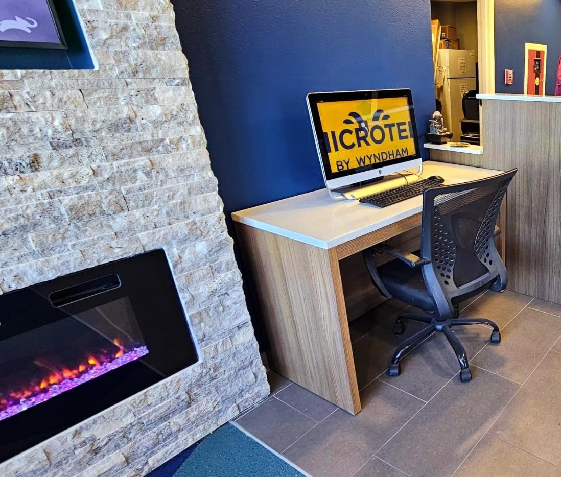 Microtel Inn & Suites By Wyndham Tulsa - Catoosa Route 66 Buitenkant foto