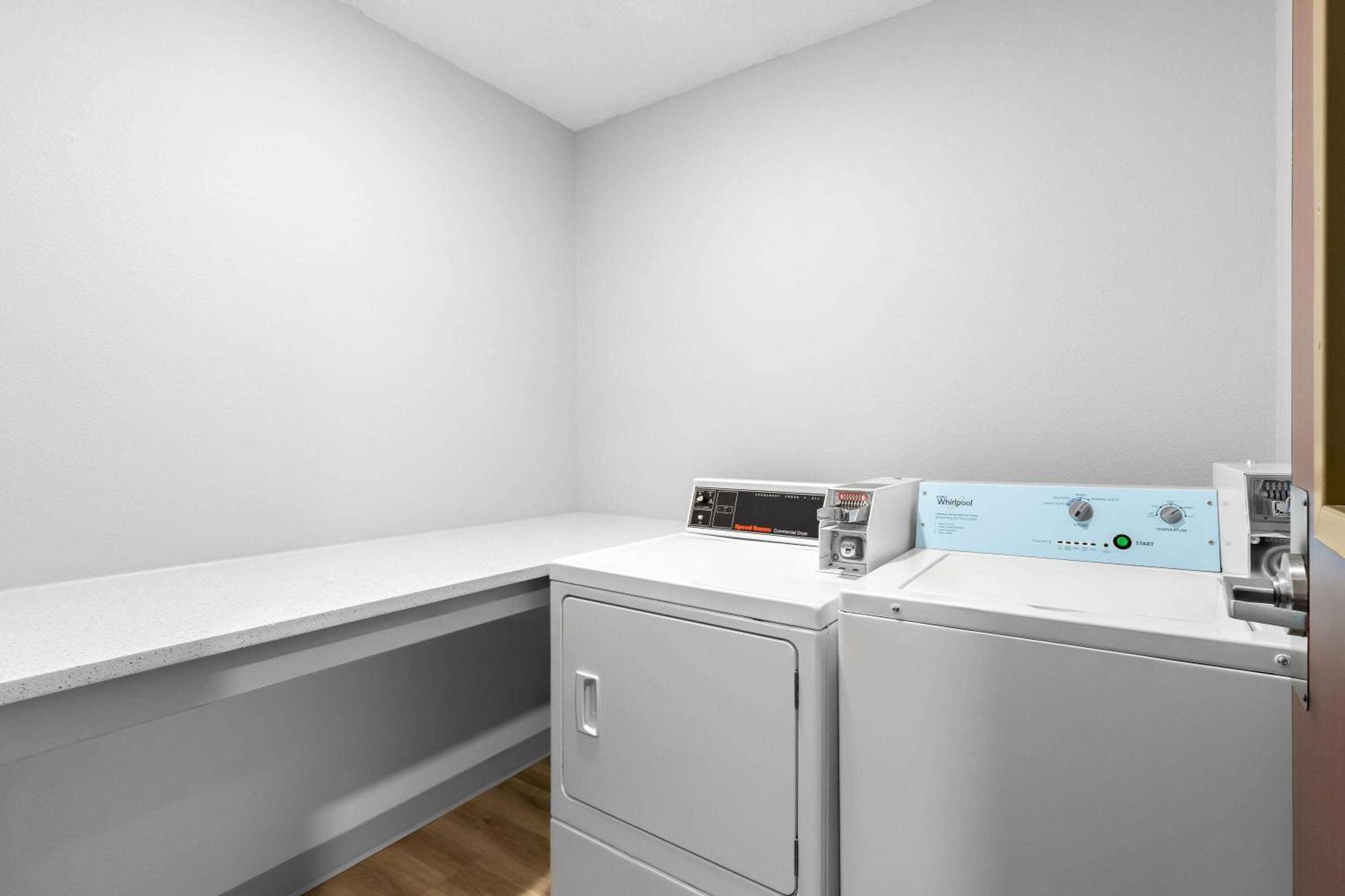 Microtel Inn & Suites By Wyndham Tulsa - Catoosa Route 66 Buitenkant foto