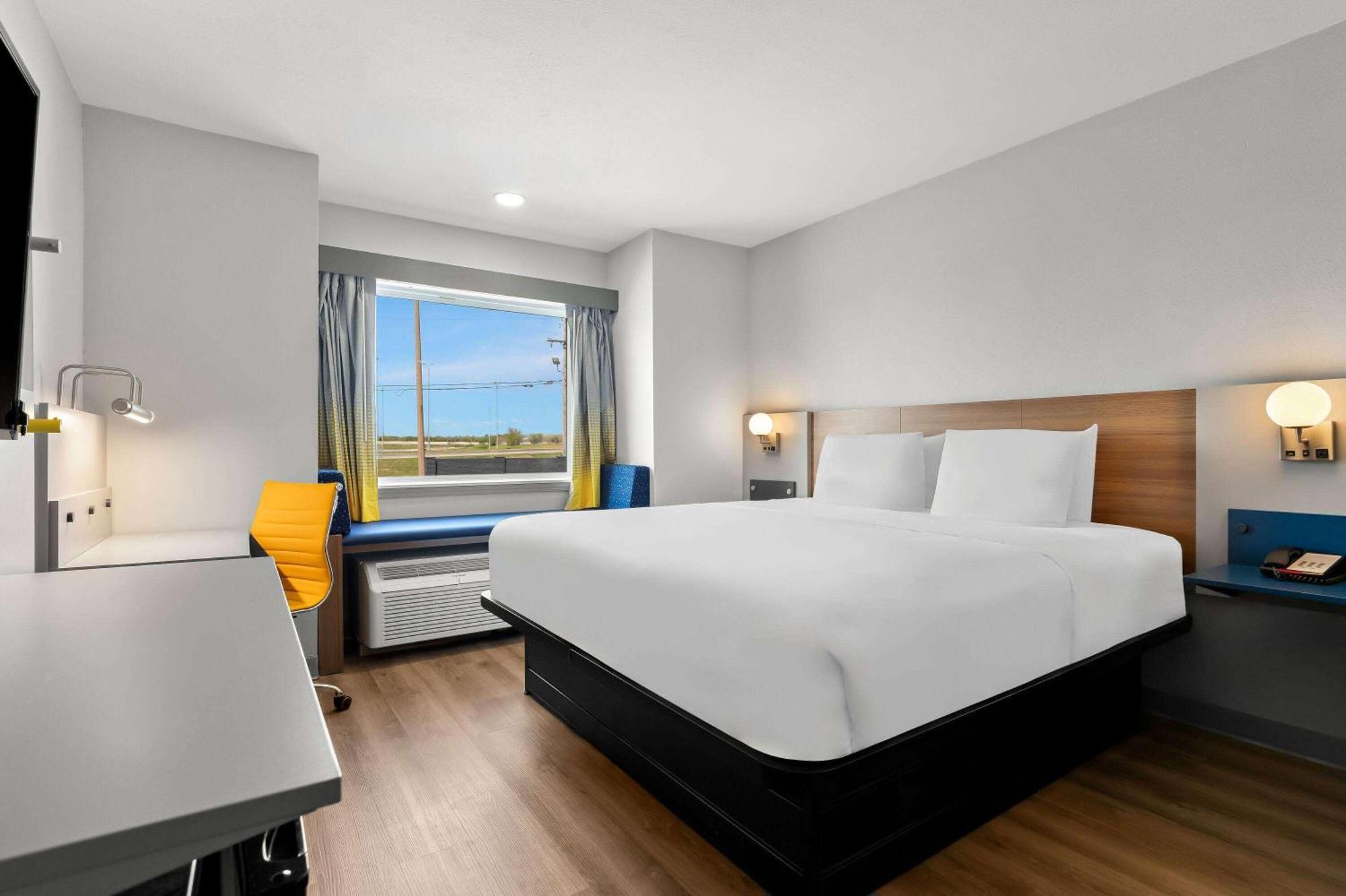 Microtel Inn & Suites By Wyndham Tulsa - Catoosa Route 66 Buitenkant foto