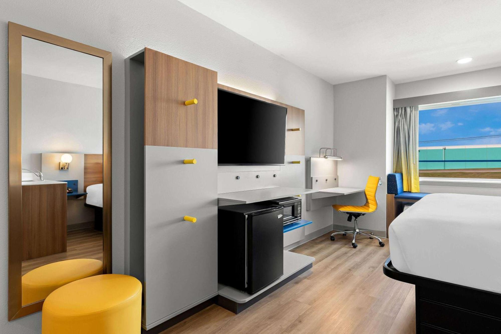 Microtel Inn & Suites By Wyndham Tulsa - Catoosa Route 66 Buitenkant foto