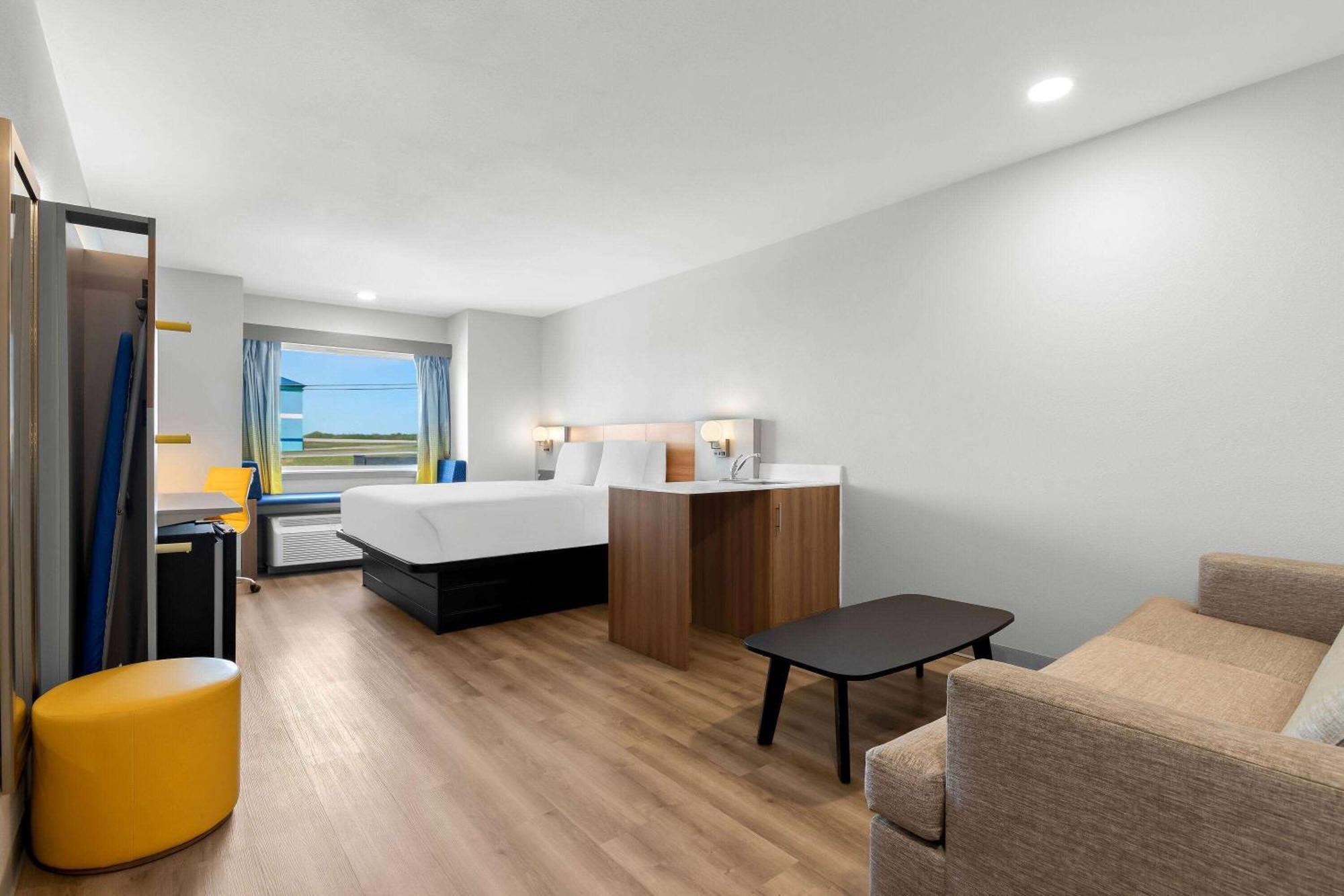 Microtel Inn & Suites By Wyndham Tulsa - Catoosa Route 66 Buitenkant foto