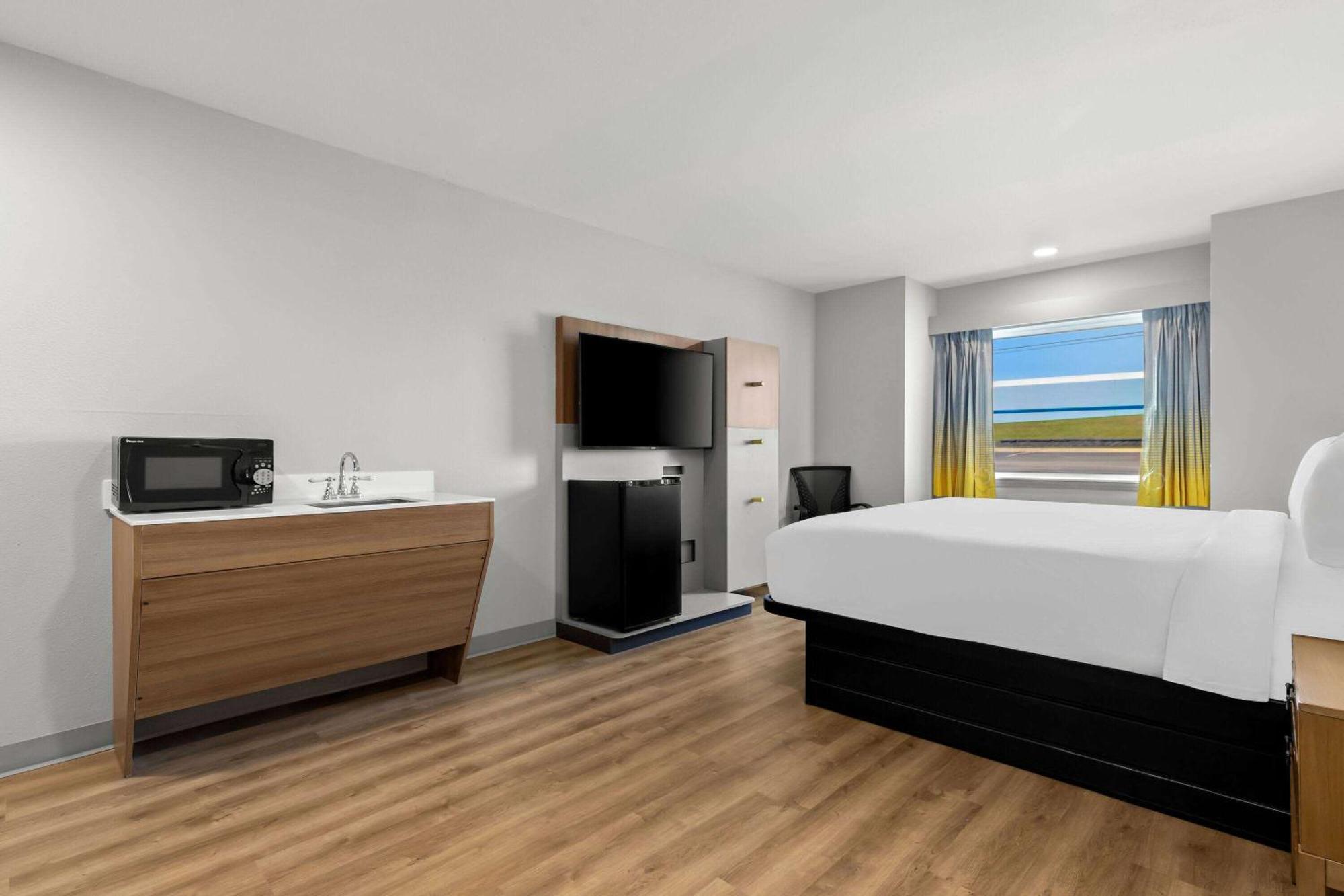 Microtel Inn & Suites By Wyndham Tulsa - Catoosa Route 66 Buitenkant foto