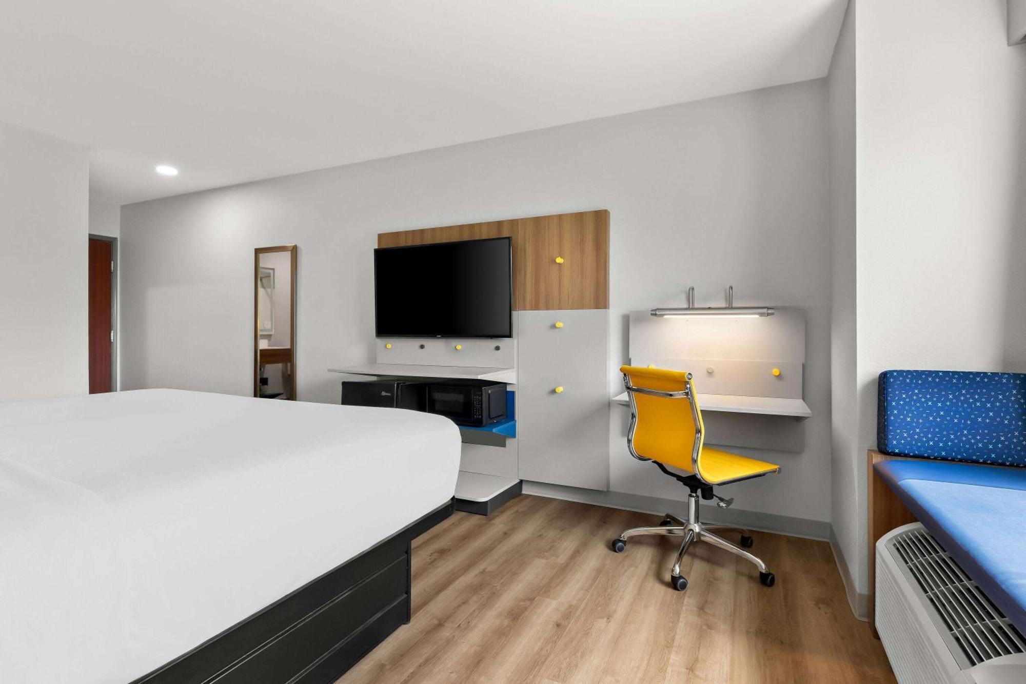 Microtel Inn & Suites By Wyndham Tulsa - Catoosa Route 66 Buitenkant foto