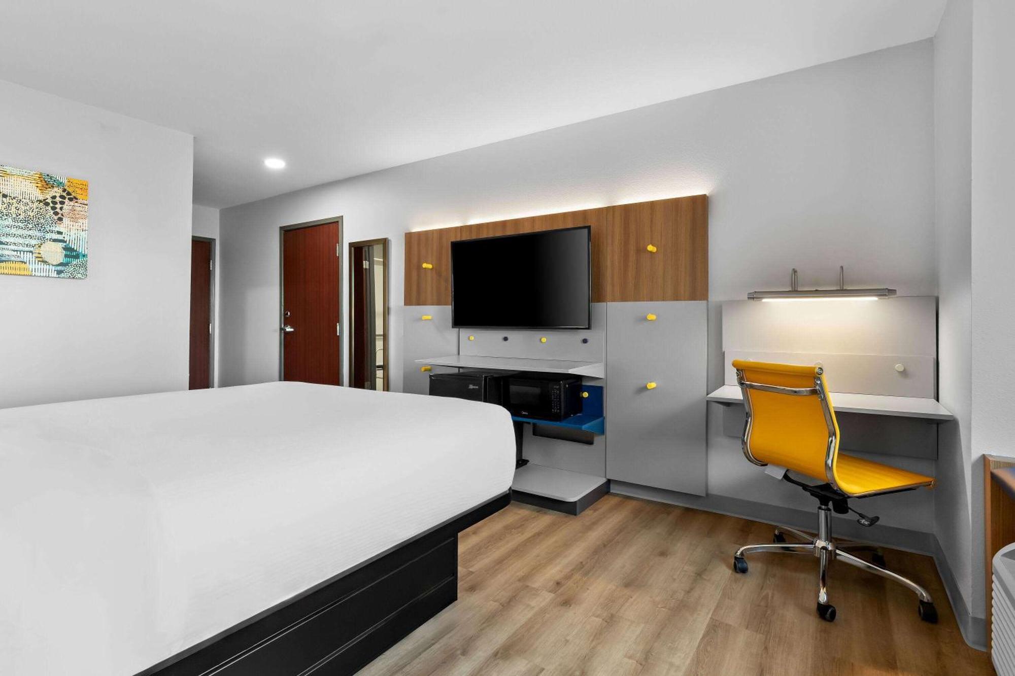Microtel Inn & Suites By Wyndham Tulsa - Catoosa Route 66 Buitenkant foto