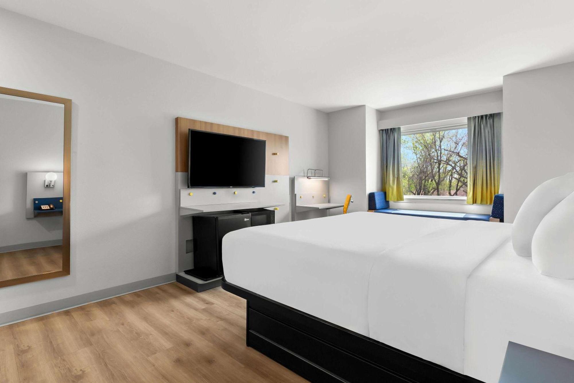 Microtel Inn & Suites By Wyndham Tulsa - Catoosa Route 66 Buitenkant foto