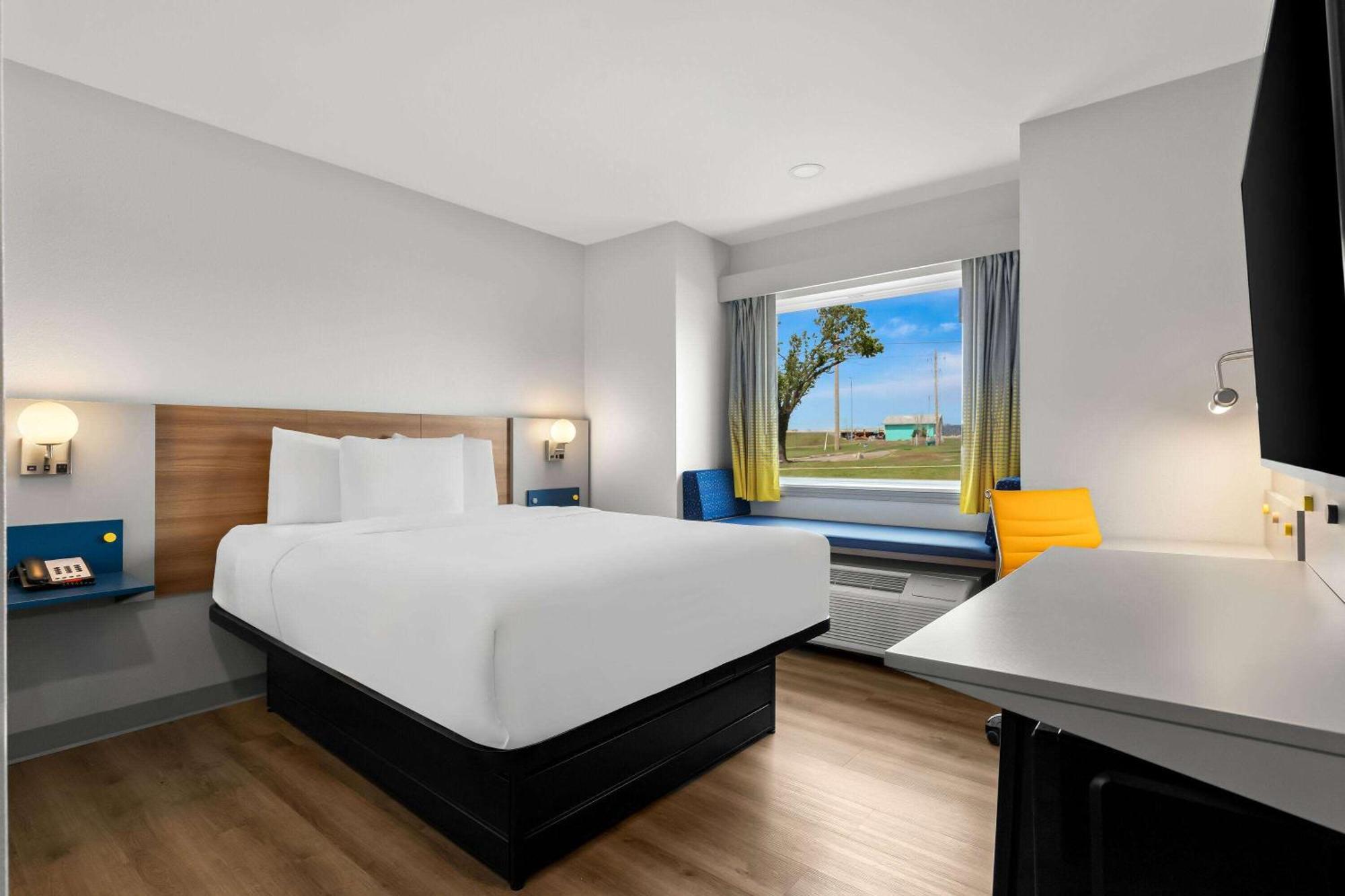 Microtel Inn & Suites By Wyndham Tulsa - Catoosa Route 66 Buitenkant foto