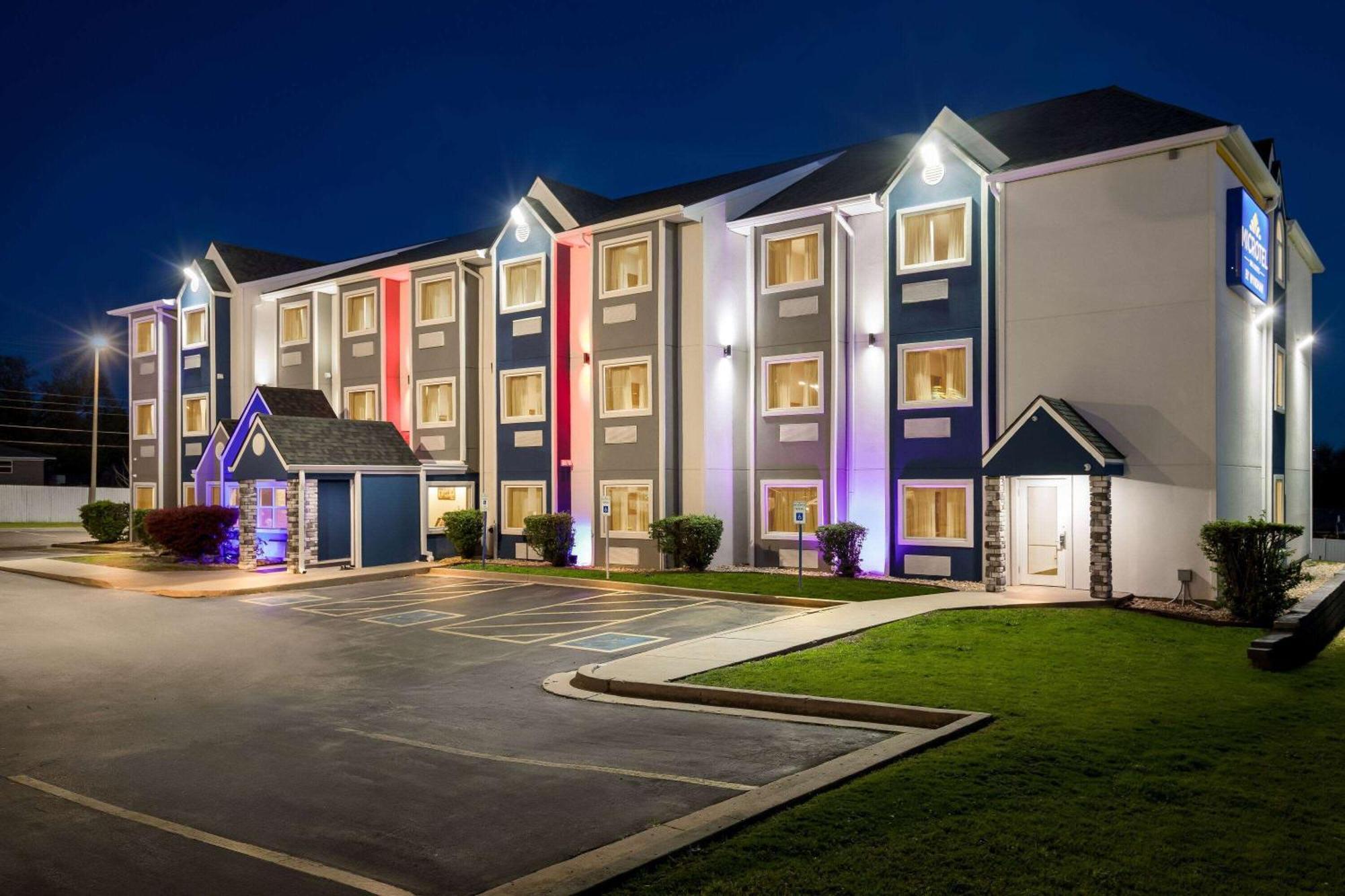 Microtel Inn & Suites By Wyndham Tulsa - Catoosa Route 66 Buitenkant foto