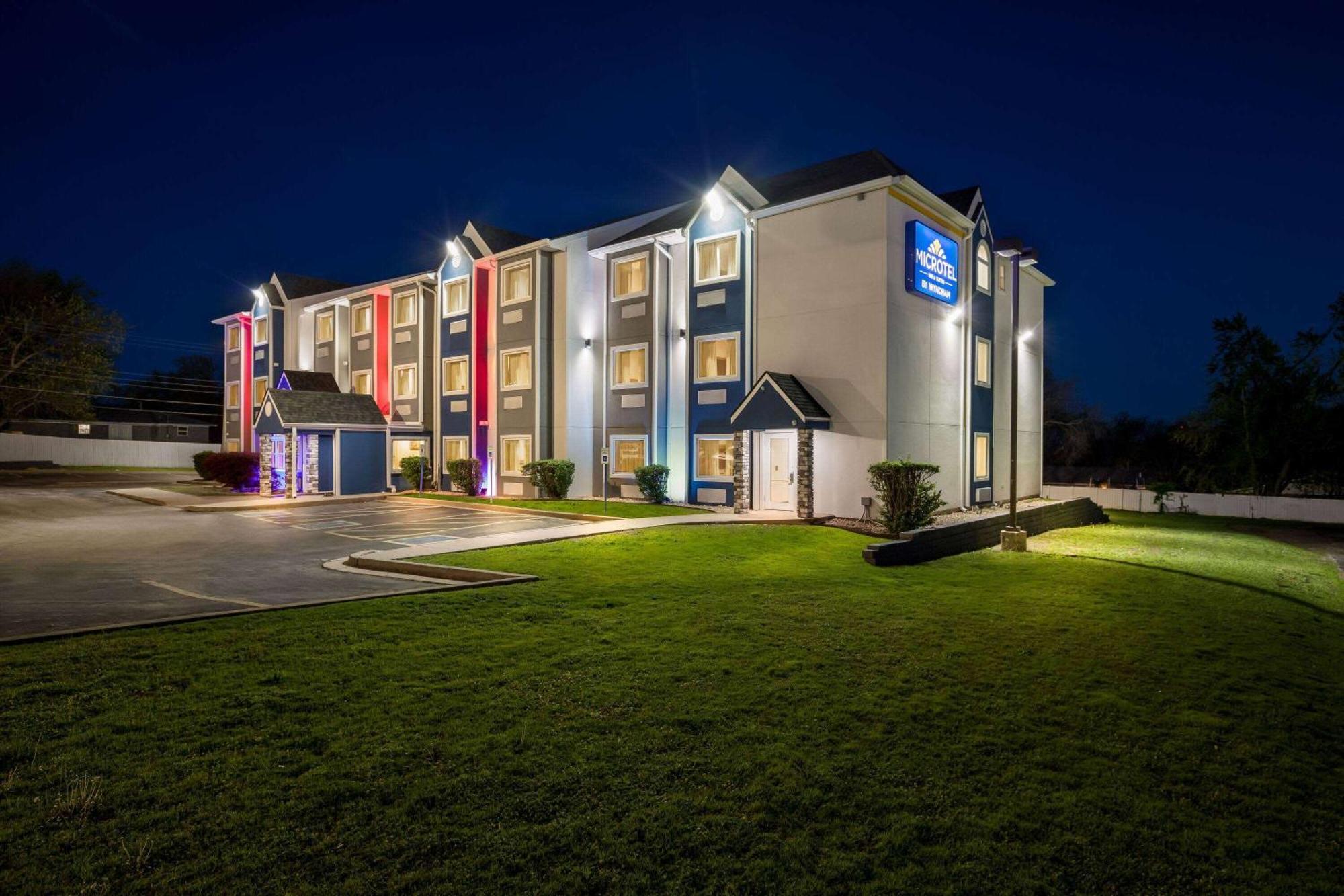 Microtel Inn & Suites By Wyndham Tulsa - Catoosa Route 66 Buitenkant foto