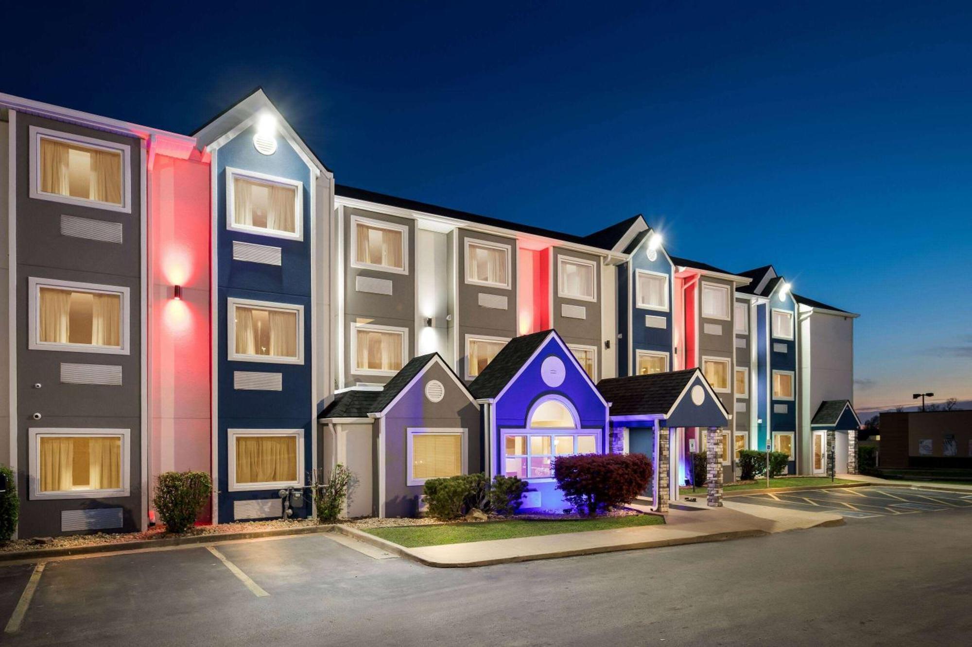 Microtel Inn & Suites By Wyndham Tulsa - Catoosa Route 66 Buitenkant foto